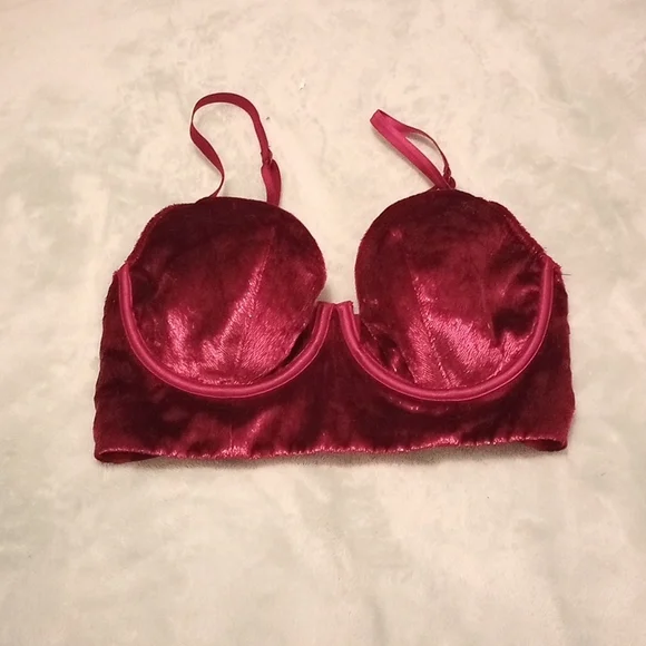 NWT VS Bra - Picture 4 of 4